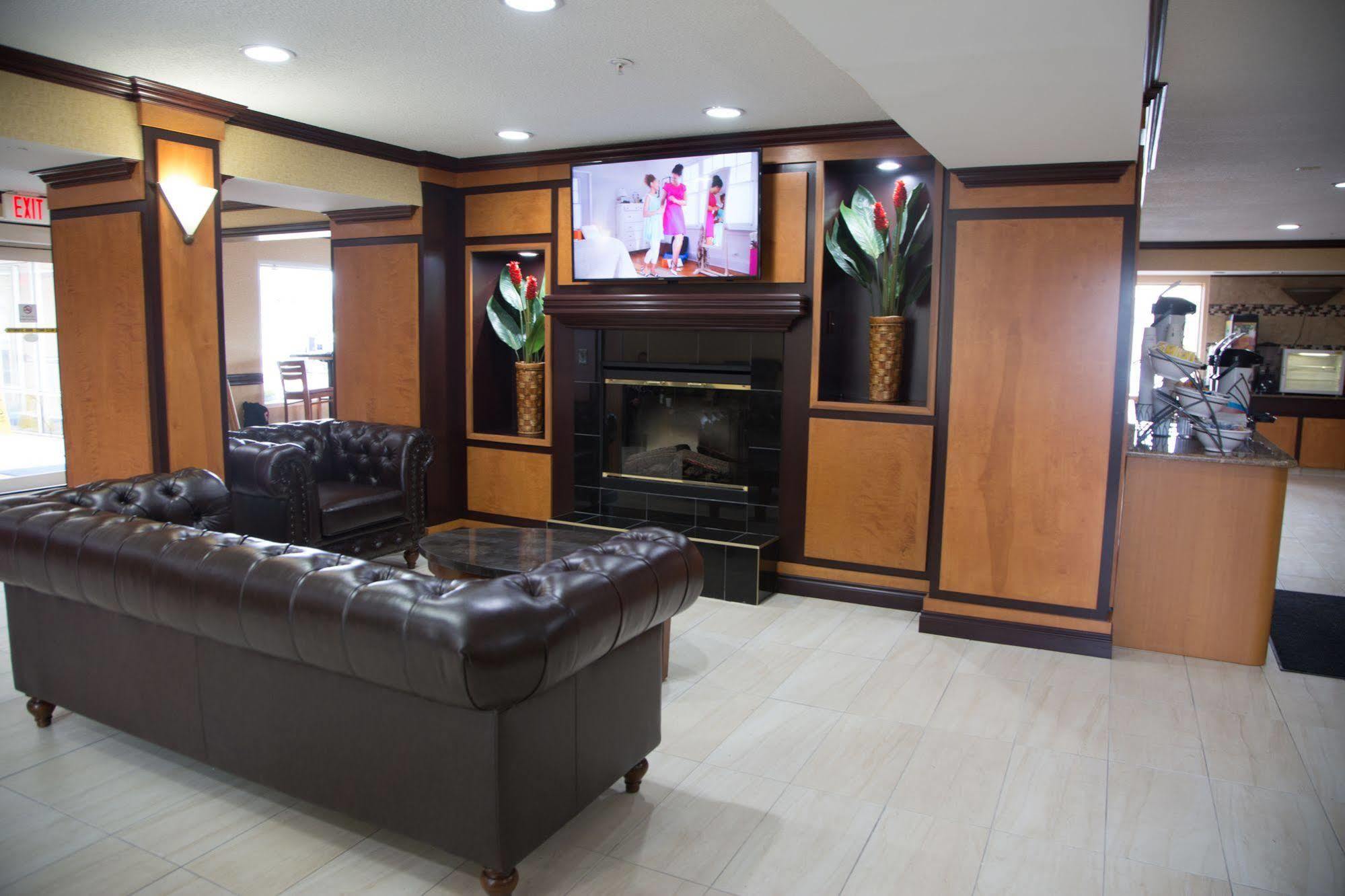 Baymont By Wyndham Detroit Area